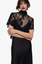 Load image into Gallery viewer, Long dress with short lace sleeves
